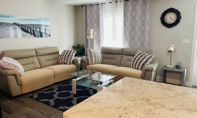 Stonebridge Casa | The Sophie's @ Sask (3BR/2.5BA)