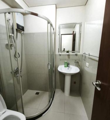 San Lorenzo Apartamento | The Sotian Suite the Beacon Tower Amorsolo