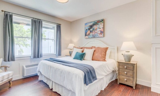 Historic Downtown Manteo Apartamento | The Sound Side Handicap accessible