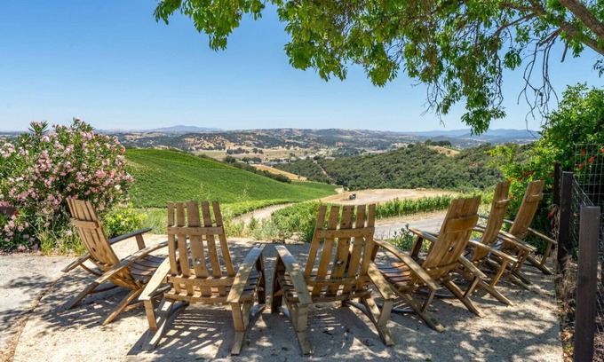 Paso Robles Casa | 2 dormitorios, 2 baños, sofá cama Queen en viñedo cerrado, jacuzzi, cerca del centro