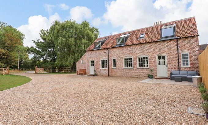 Market Rasen Cabaña | THE STABLE AT WARREN HOUSE, character holiday cottage in Wragby