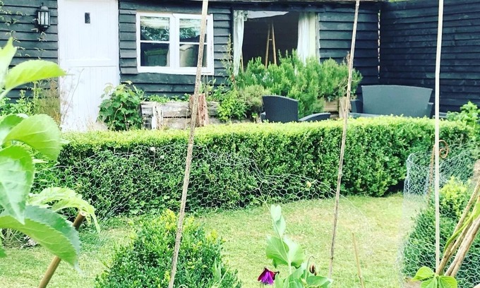 Mayfield Cabaña | The Stable Cottage, perfect for garden lovers.