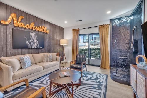 Downtown Nashville Casa | The Stage in Downtown Nashville by Nautical Properties