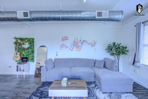 Downtown Memphis Apartamento | The Stallion #305 - Walk to Attractions - Modern Spacious 1BD Loft in Memphis Downtown