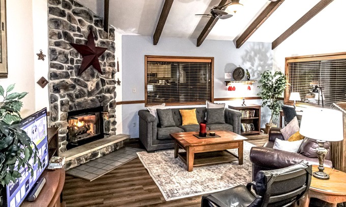 Thornhurst Chalet De Esquí | The STAR W Hot Tub,Fire Pit 🔥
