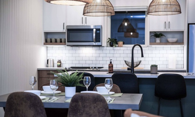 Revelstoke Apartamento | The Stellar Condo - Cozy 2 Bedroom with Hot Tub
