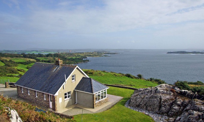 Ballydehob Casa | The Stone Cottage - Two Bedroom House, Sleeps 4