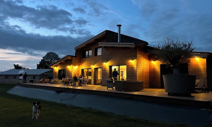 Annebault Casa | The Stud House