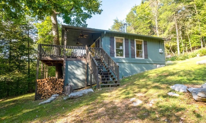 Newnata Cabina | The Studio ~ An Ozark Hideaway