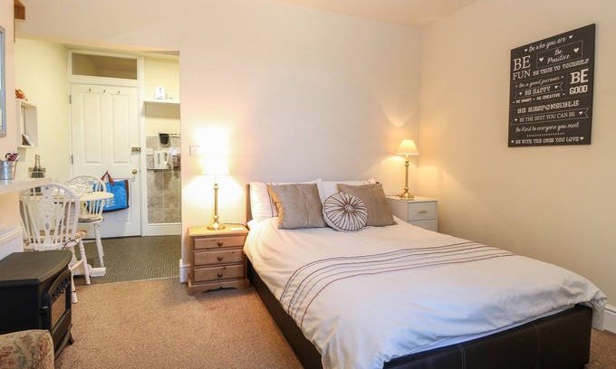 Sheringham Cabaña | THE STUDIO, character holiday cottage in Sheringham