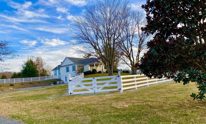 Gordonsville Casa | “The Suite”. at Chase Cottage - Private Entrance! Luxury accommodations.