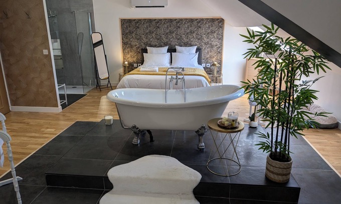 Montlucon Apartamento | The Suite - Villa Valmy - Hypercentre - SNCF Train station