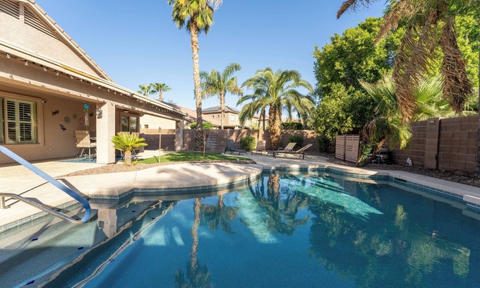 Cottonflower Casa | The Sun Goddess: 3-Bedroom Oasis with Private HEATED Pool. Close to Everything!