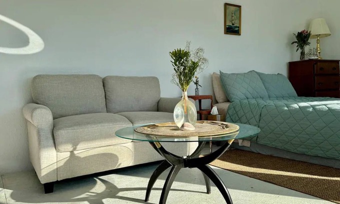 Tecopa Apartamento | The Sun Room at Lake Tecopa