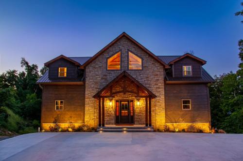 Chalet Village Casa | The Sundrop Hot Tub Game Room Community Pools