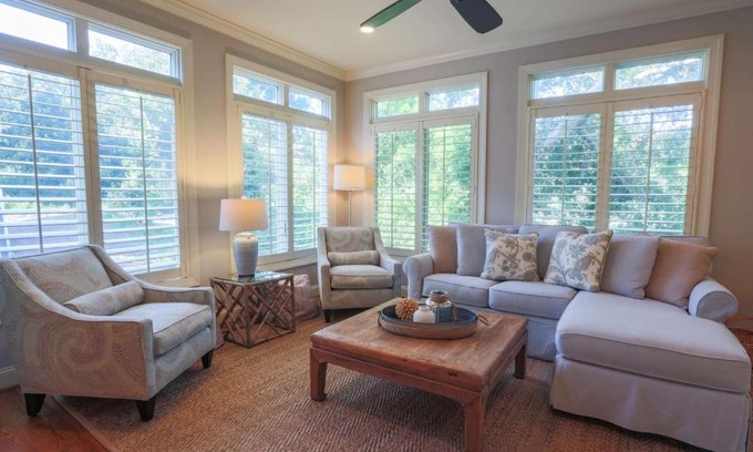 Pelican Bay Casa | The Sunny Side