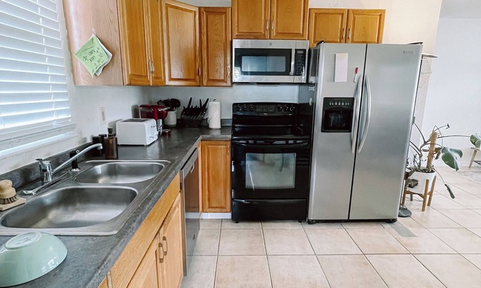 Pinellas Park Cabaña | The Sunny Spot