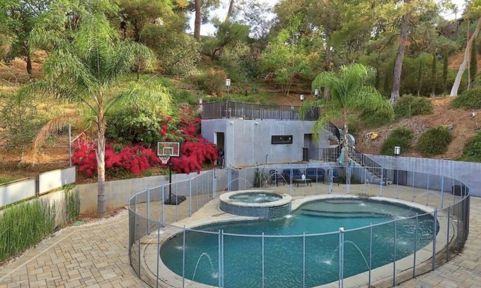 Chevy Chase Casa | THE SUNSHINE 3B|3.5BA POOL+SPA