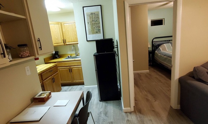 Beacon Hills and Harbour Apartamento | "the Sweet", close to downtown, beaches, parks, colleges, airports & hospitals.
