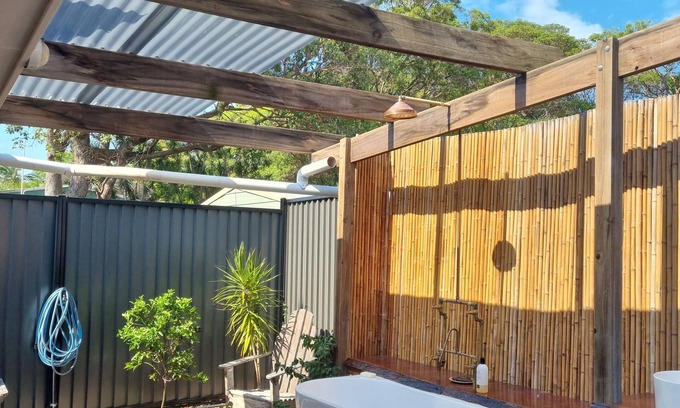 Brisbane Waterfront Casa | The Taverna Beach House, Kooringal, Moreton Island