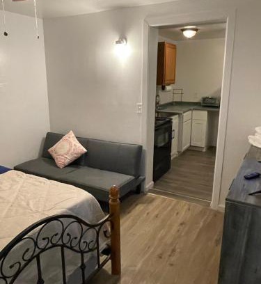 Garfield Casa | THE TAYLOR 1 BEDROOM GUEST HOUSE FULL KITCHEN and PRIVATE GATED YARD ARTS RooSEVELT ROW CONVENTION CENTER STADIUMS ASU DOWNTOWN PHOENIX