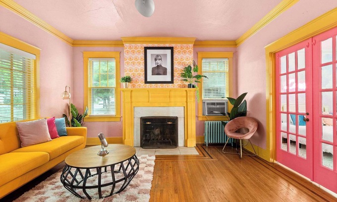 Hillsboro Village Casa | The Taylor Swift + Dolly Mansion Music Row