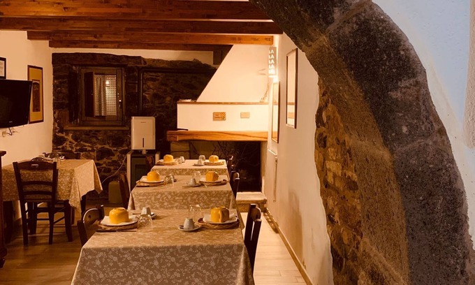 Santu Lussurgiu Casa | The Templasr Guesthouse
