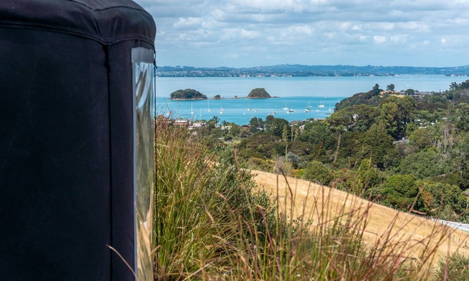 Palm Beach Chalet De Esquí | The Terraces - Rangi Yurt - Stay Waiheke