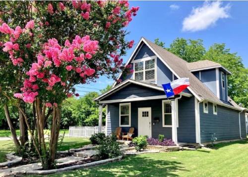 McKinney Casa | The Texas Bluebonnet Home in Historic McKinney