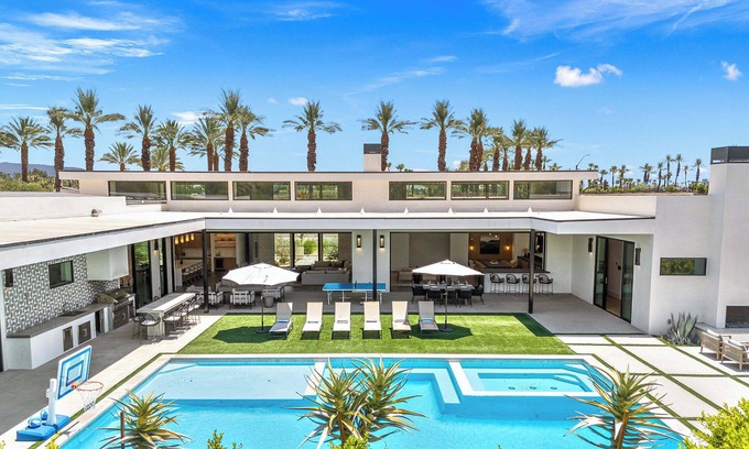 Rancho Mirage Casa | 'The Thompson Estate' A 6 bedroom private oasis
