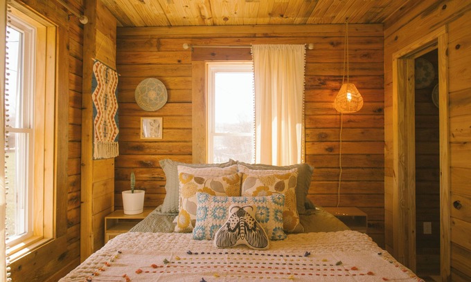 Elizabethton Cabina | The Thru-Hiker: A Tiny Cabin in Appalachia, less than 5 miles from the AT!