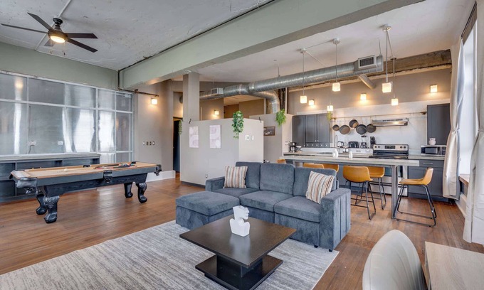 Civil Rights Historic District Apartamento | The Timeless Flat| Pool Table| Covered Parking |DT