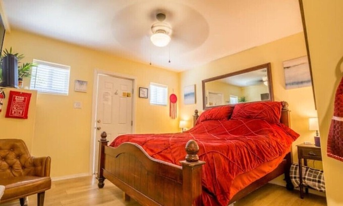 Thousand Oaks Casa | The Tiny Home in Thousand Oaks