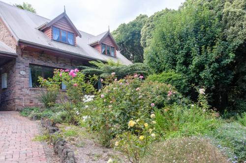 Warburton Casa | The Tolpuddle Cottage