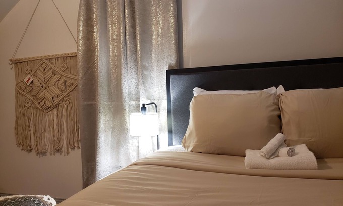 West End Apartamento | The Townhouse at The South Side -4 Bed