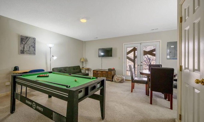 North Raleigh Casa | The Townhouse by the Creek! Relocation or Vacation