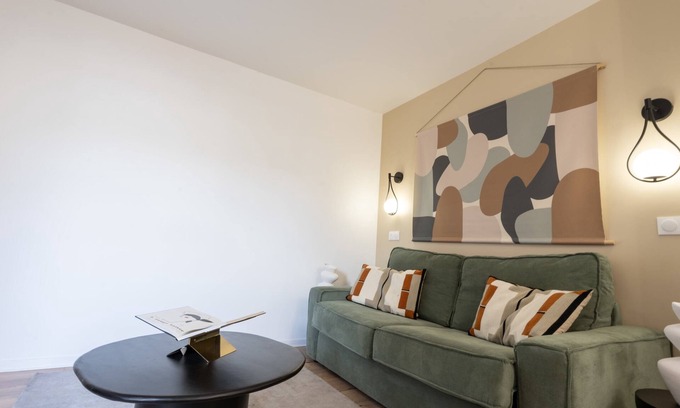 Rueil-Malmaison Apartamento | The Traditional - On the edge of Paris