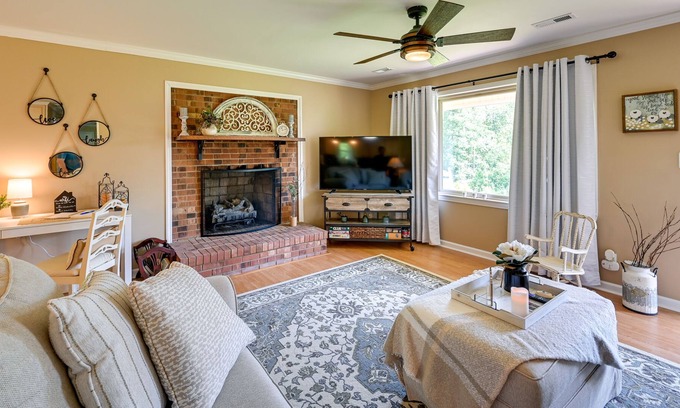 Lexington - Salisbury Casa | 'The Travis House at Lantern Springs' on Farm!