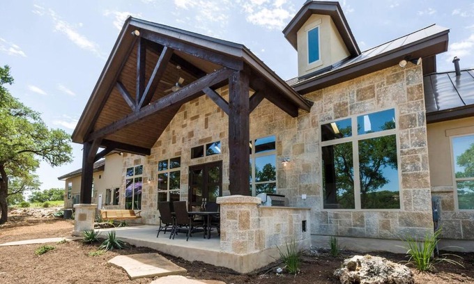 Spring Branch Casa | The Treehouse at Hidden Falls