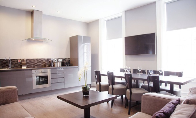 RopeWalks Apartamento | The Triplex Georgian Apartment (Sleeps 11)