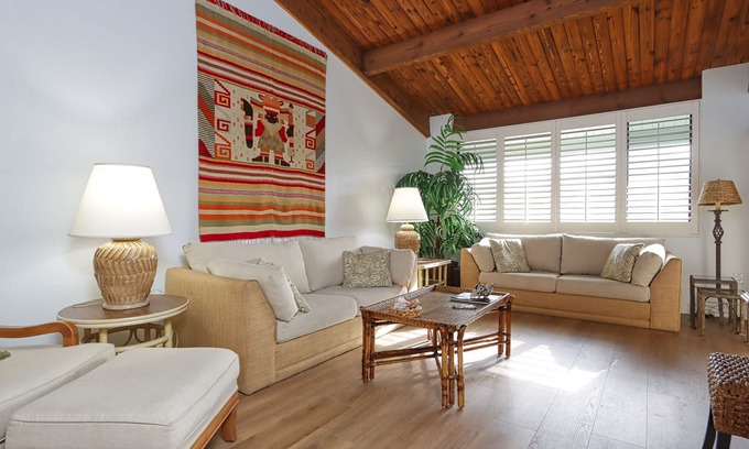 Sanibel Condominio | The Tropical Penthouse ... Nuestra casa familiar, techos abovedados, ver video, Wifi gratis