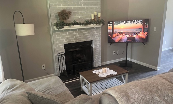 Westgate Casa | The Tucked Inn - Spacious 3BR Home with Huge Backyard Near Lejeune & Beaches