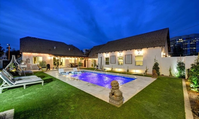 Encanto Casa | The Tudor Revival Museum experience & Heated POOL
