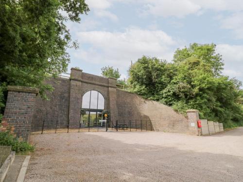 Thorpe Casa | The Tunnel at Bridge Lake Farm and Fishery