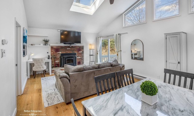 Tobyhanna Casa | The Twin trees House: Cozy, clean, family friendly~Great Location!