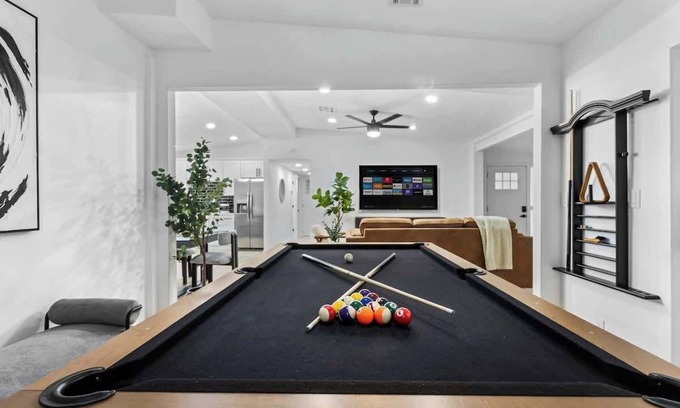 North Las Vegas Casa | The Ultimate 8BR Retreat in NLV w/ Pool Table Fun!