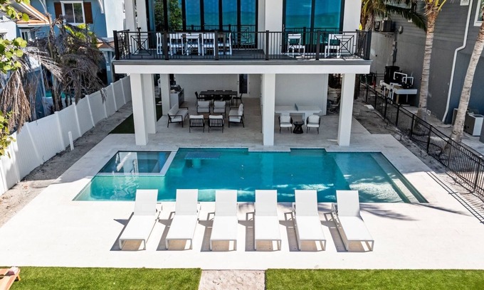 Bradenton Beach Casa | Sea Swept - Diez Habitaciones Casa, Capacidad 23
