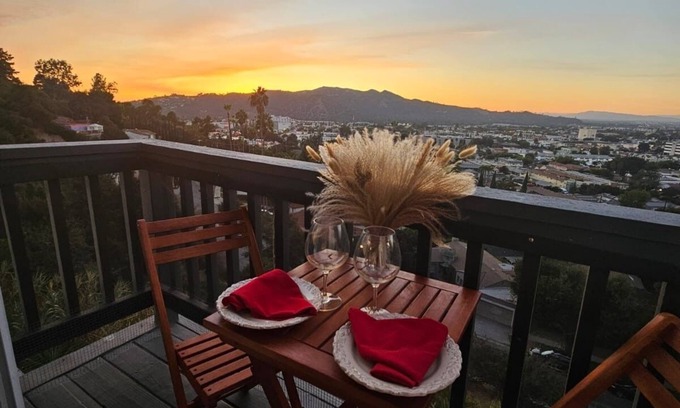 Adams Hill Casa | The Ultimate Pairing: Unmatched Comfort & Breathtaking City Views!