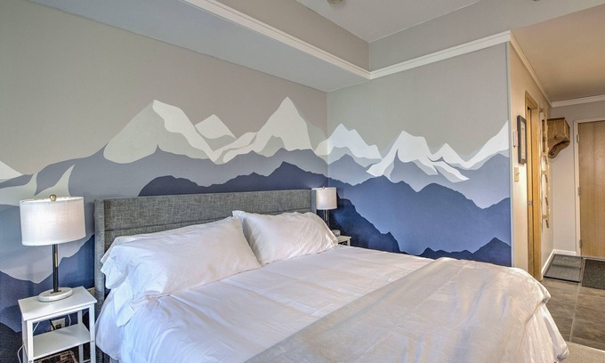 Mountain House Apartamento | The ultimate ski studio at Keystone! Upgraded with a premium king size bed.
