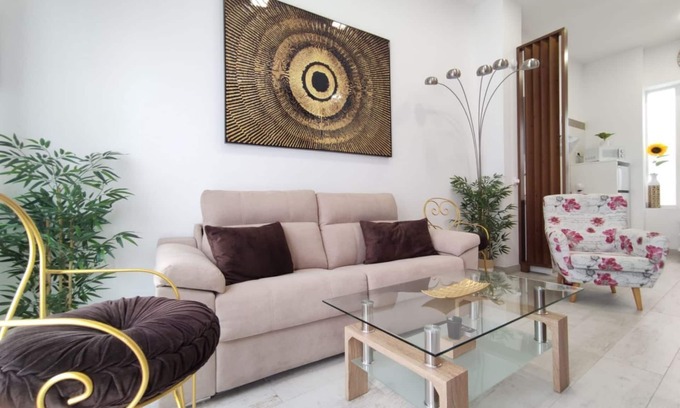 Cruz Roja-Capuchinos Casa | The Urban Elegnace Suite